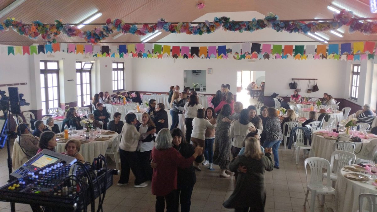 Almoço comemorativo do Dia da Mulher (ACRMVE)
