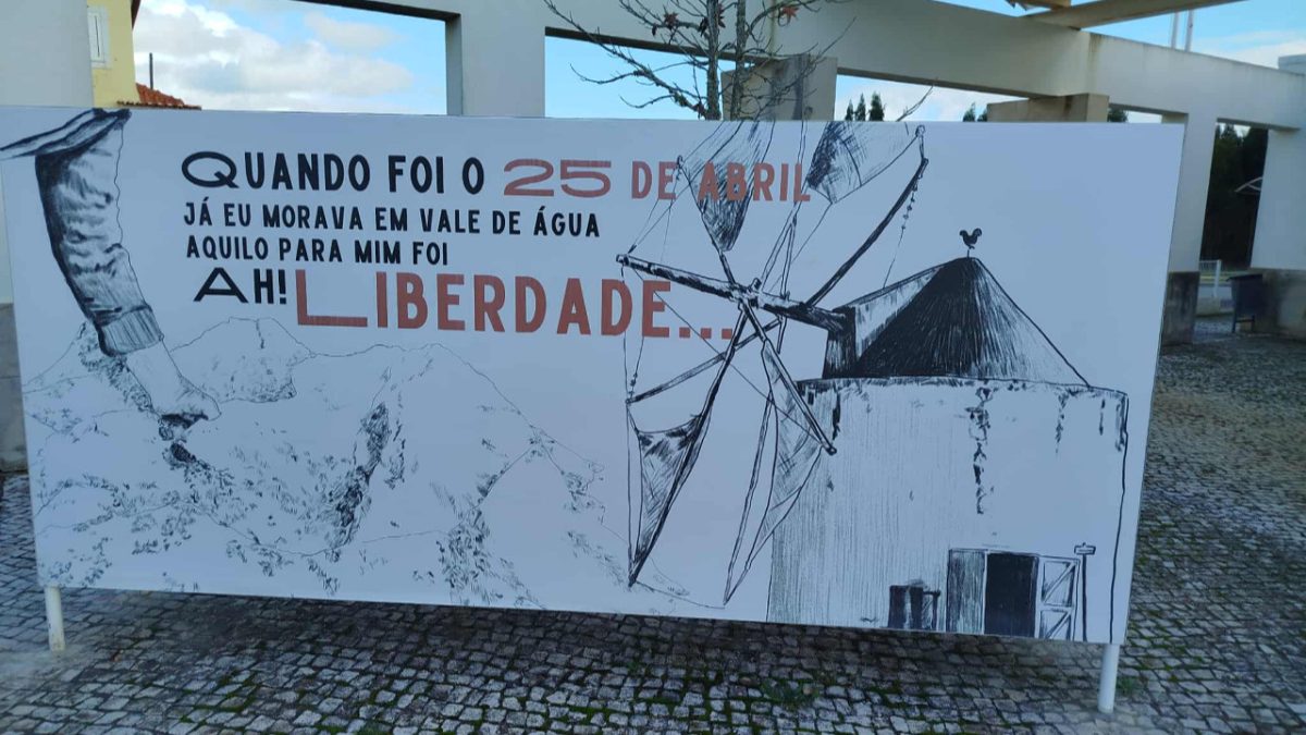 Mural "25 de Abril"